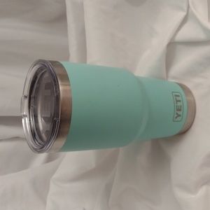 Yeti  Insulated Tumbler Rambler With Lid Mint Green  30oz
